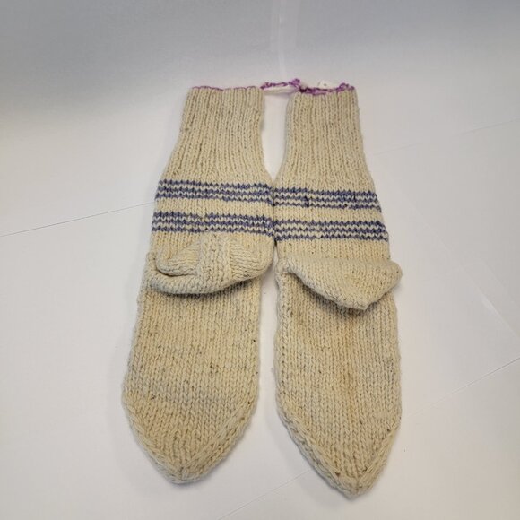 NWT Handmade Knitted Mitten - Picture 6 of 7